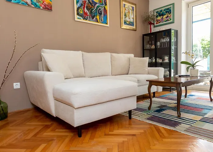 Art & Gallery Vacation Home